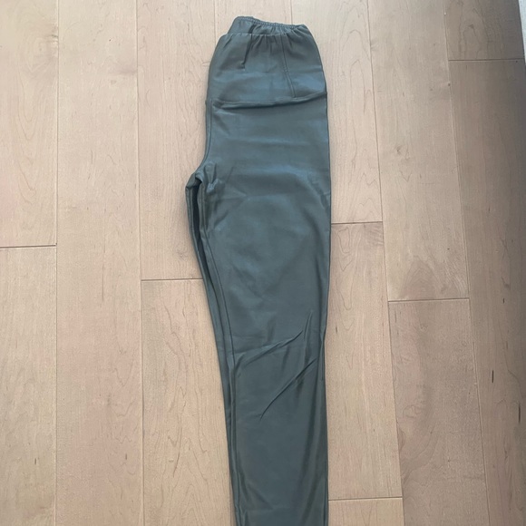 Aritzia Wilfred Free dark green vegan leather leggings - Picture 3 of 6